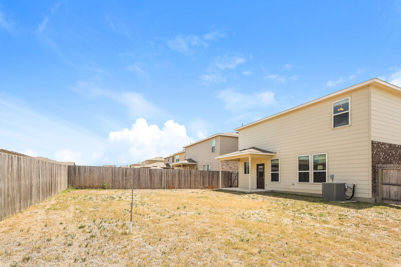 2,330/Mo, 10103 Reyes Hts San Antonio, TX 78254 Rear View 3