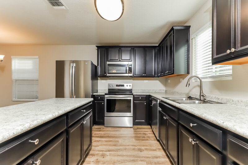 2,180/Mo, 10722 Castello Cyn San Antonio, TX 78254 Kitchen View 2