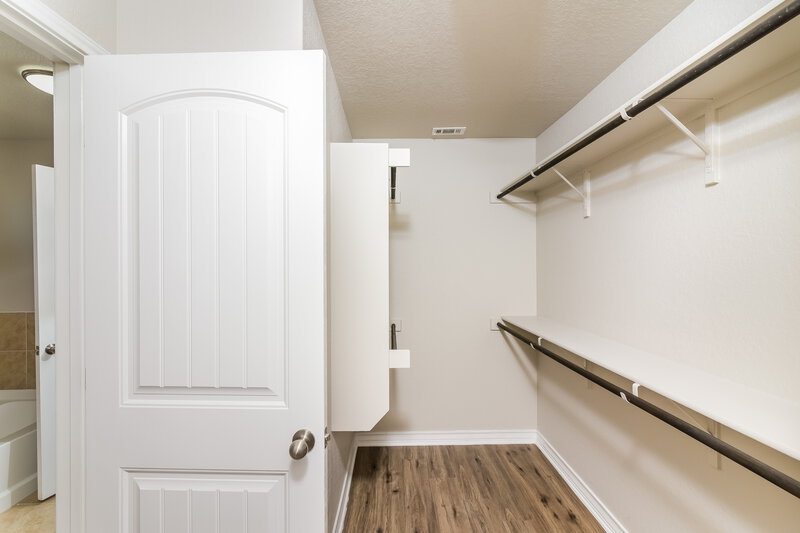 2,385/Mo, 8707 Ritter Ldg San Antonio, TX 78254 Walk In Closet View