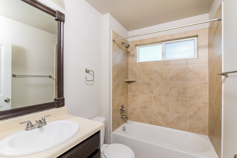 2,385/Mo, 8707 Ritter Ldg San Antonio, TX 78254 Bathroom View