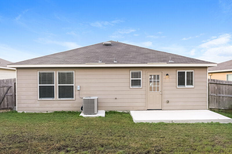 1,745/Mo, 10907 Bosal Trl San Antonio, TX 78245 Rear View