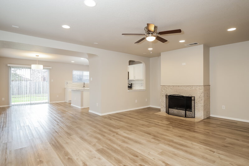 2,265/Mo, 21011 Foothill Pne San Antonio, TX 78259 Living Room View 2
