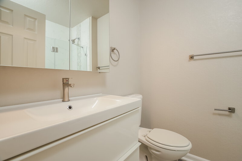 2,265/Mo, 21011 Foothill Pne San Antonio, TX 78259 Bathroom View