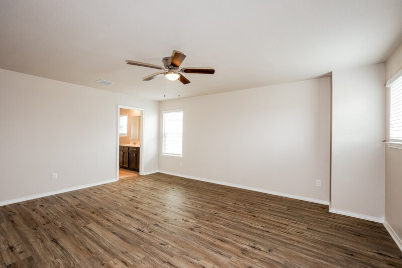 2,290/Mo, 10807 Balmorhea San Antonio, TX 78252 Main Bedroom View 2