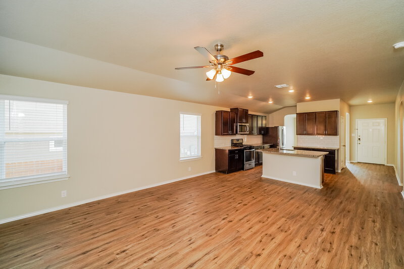 1,670/Mo, 6206 Tadpole Blf Converse, TX 78109 Living Room View 2