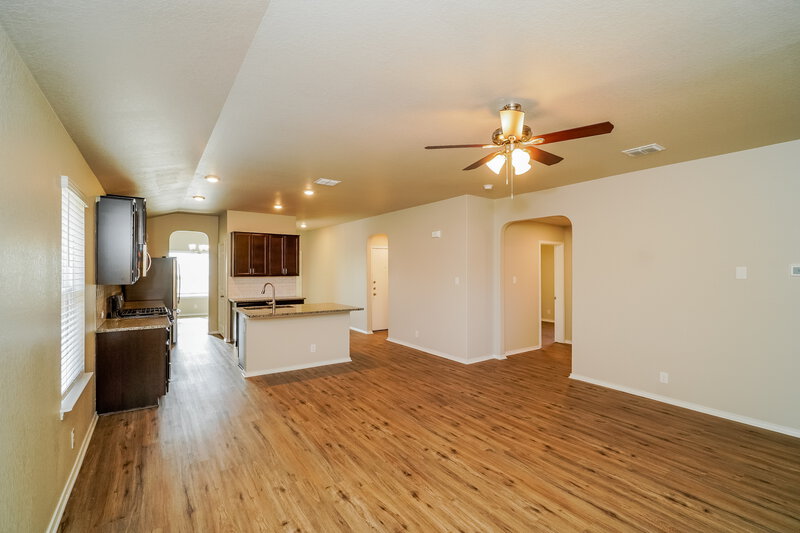 1,670/Mo, 6206 Tadpole Blf Converse, TX 78109 Living Room View 3