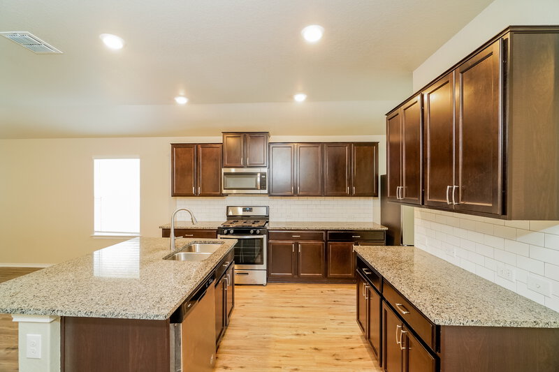 1,670/Mo, 6206 Tadpole Blf Converse, TX 78109 Kitchen View