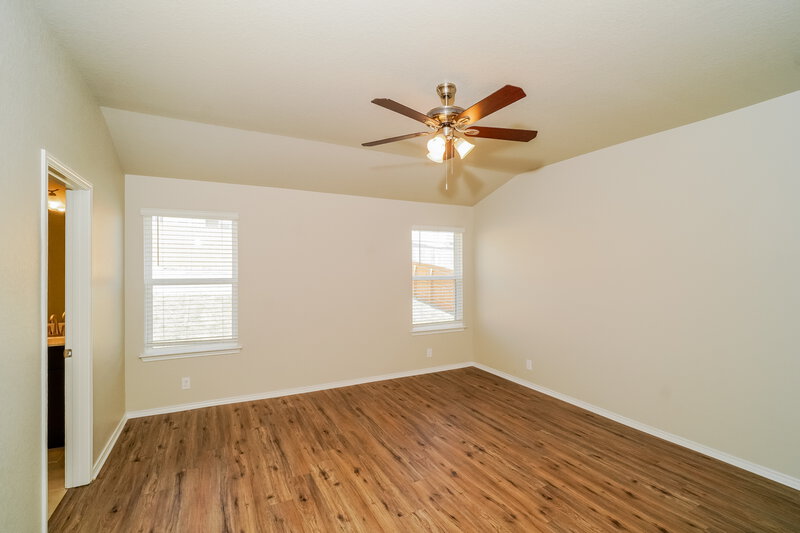1,670/Mo, 6206 Tadpole Blf Converse, TX 78109 Main Bedroom View
