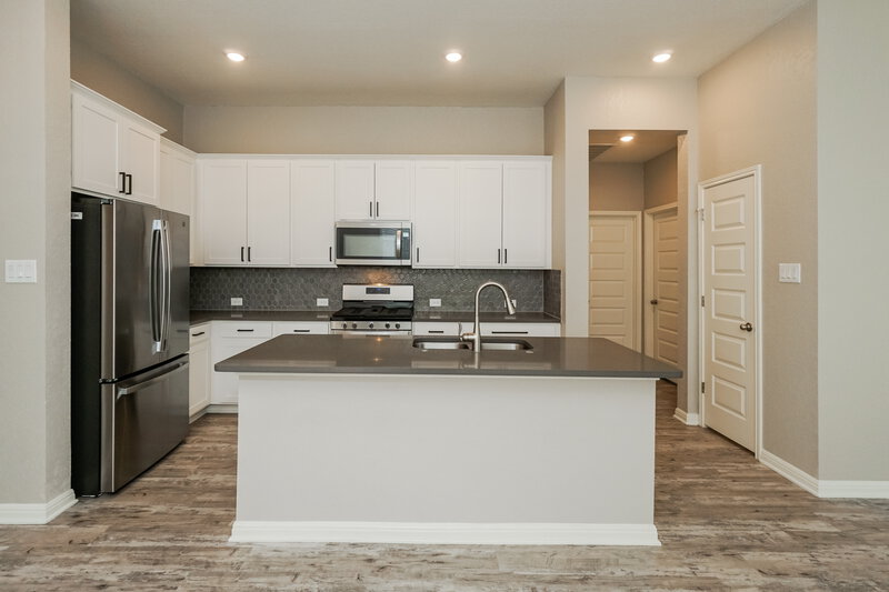 1,980/Mo, 9410 Novacek Blvd San Antonio, TX 78254 Kitchen View
