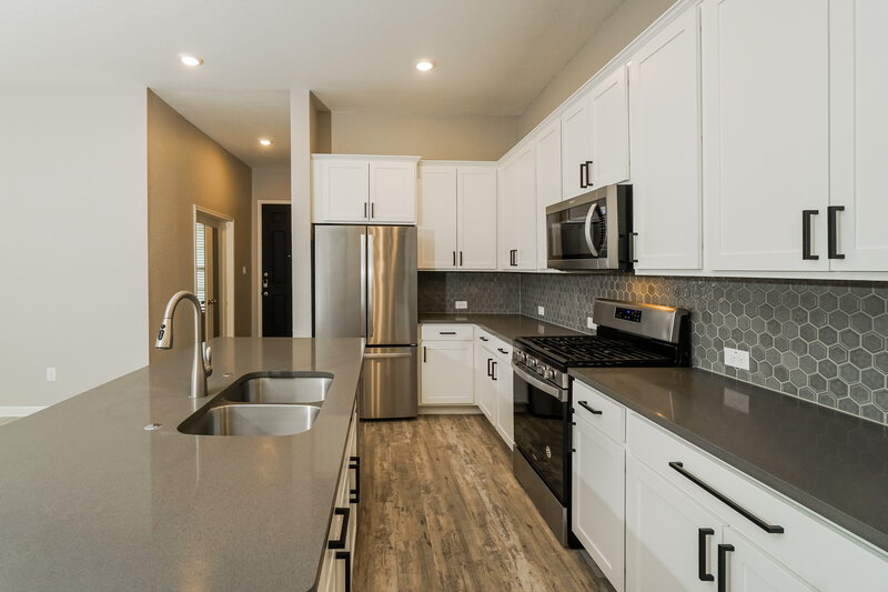 1,980/Mo, 9410 Novacek Blvd San Antonio, TX 78254 Kitchen View 2