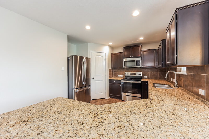 0/Mo, 13827 Sonora Vly San Antonio, TX 78254 Kitchen View 2