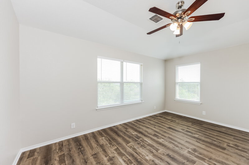 0/Mo, 13827 Sonora Vly San Antonio, TX 78254 Main Bedroom View 3