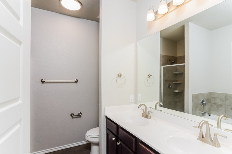 1,790/Mo, 110 Broken Antler San Antonio, TX 78253 Bathroom View