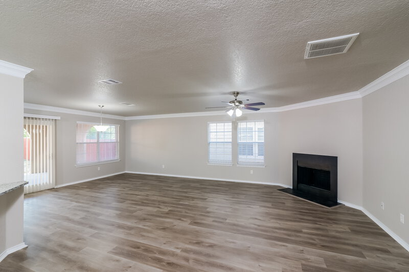 2,535/Mo, 7631 Dueling Oak San Antonio, TX 78254 Family Room View