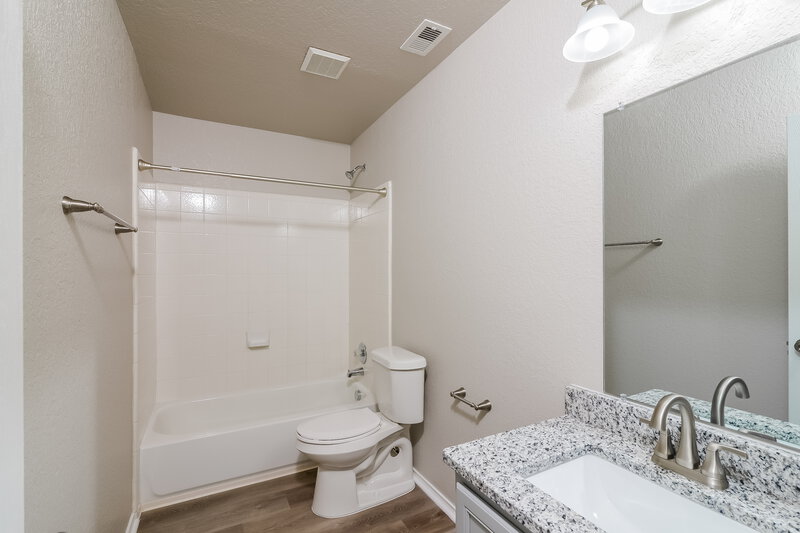 2,535/Mo, 7631 Dueling Oak San Antonio, TX 78254 Main Bathroom View