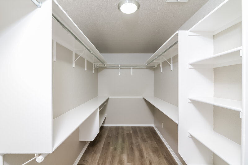 2,535/Mo, 7631 Dueling Oak San Antonio, TX 78254 Walk In Closet View
