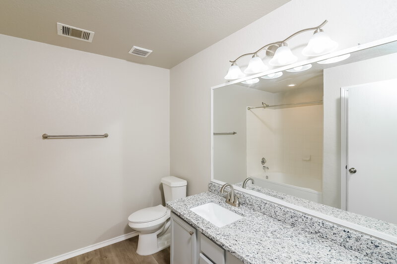 2,535/Mo, 7631 Dueling Oak San Antonio, TX 78254 Bathroom View