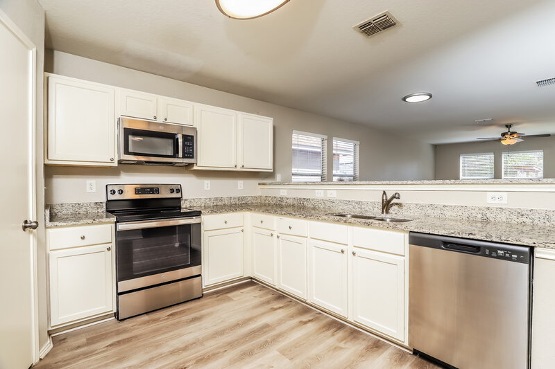 1,990/Mo, 2634 Gato del Sol San Antonio, TX 78245 Kitchen View 2