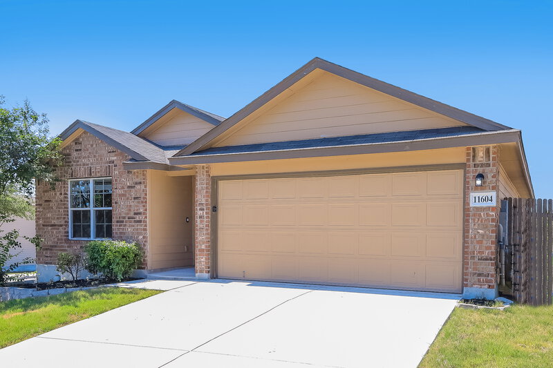 0/Mo, 11604 Hidden Ter San Antonio, TX 78245 External View