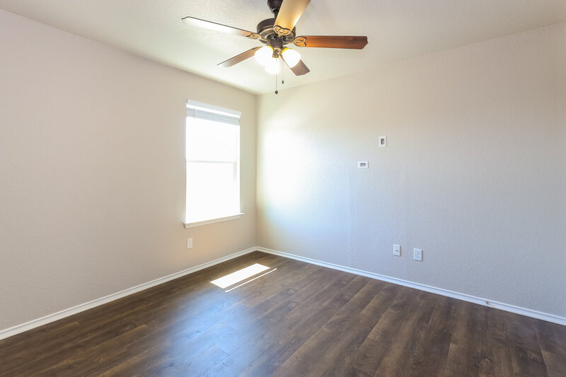 0/Mo, 11604 Hidden Ter San Antonio, TX 78245 Bedroom View 3