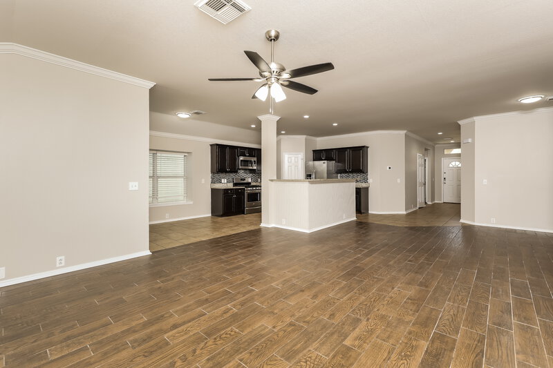 2,125/Mo, 15714 Turfway Park Selma, TX 78154 Living Room View 2