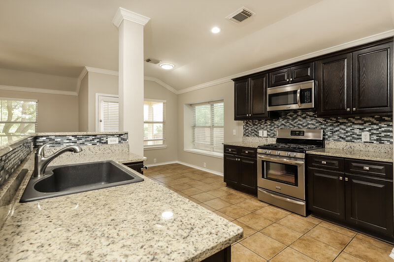 2,125/Mo, 15714 Turfway Park Selma, TX 78154 Kitchen View 2
