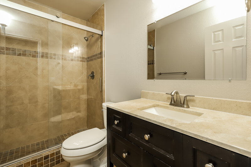 2,125/Mo, 15714 Turfway Park Selma, TX 78154 Bathroom View