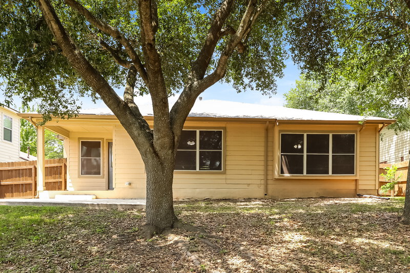 2,125/Mo, 15714 Turfway Park Selma, TX 78154 Rear View