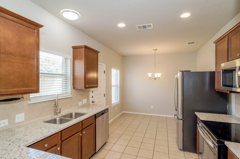 1,895/Mo, 316 Primrose Way New Braunfels, TX 78132 Kitchen View 2