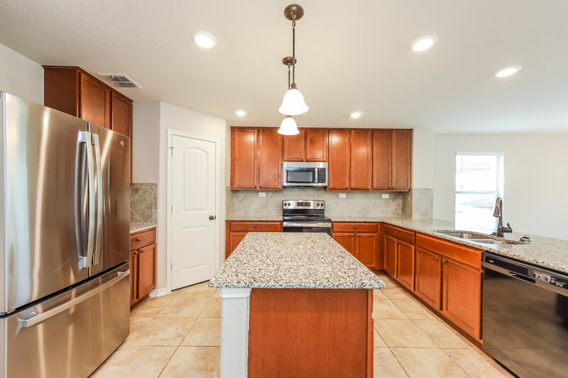 2,025/Mo, 14310 Omicron Dr San Antonio, TX 78245 Kitchen View 2