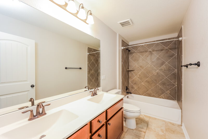 2,025/Mo, 14310 Omicron Dr San Antonio, TX 78245 Bathroom View