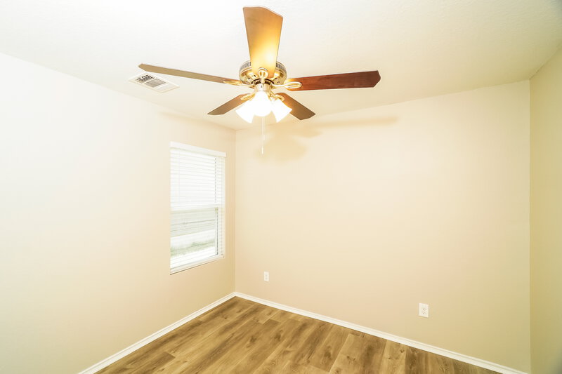 1,890/Mo, 1037 Sandwell Ct Seguin, TX 78155 Main Bedroom View