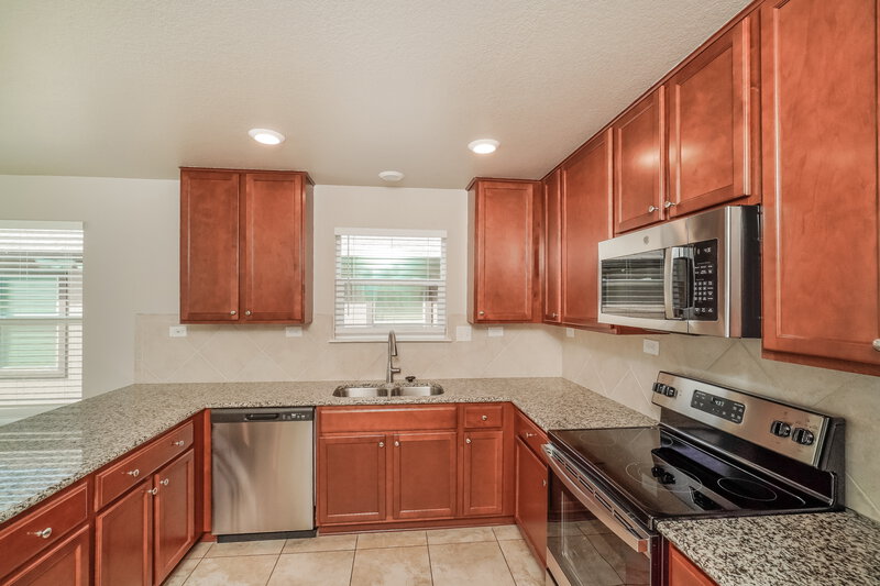 2,105/Mo, 1331 Swan Ct San Antonio, TX 78245 Kitchen View