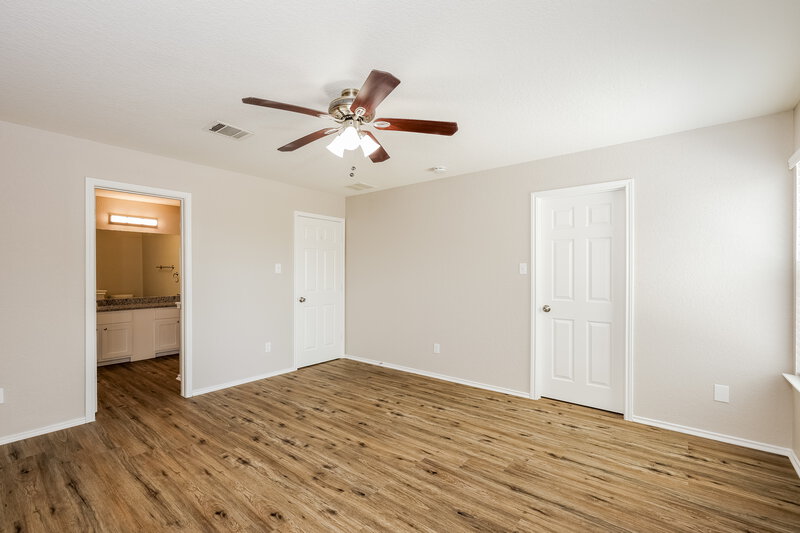 2,320/Mo, 11742 Wayward Daisy San Antonio, TX 78245 Main Bedroom View