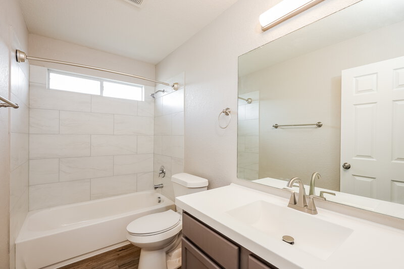 2,320/Mo, 11742 Wayward Daisy San Antonio, TX 78245 Bathroom View
