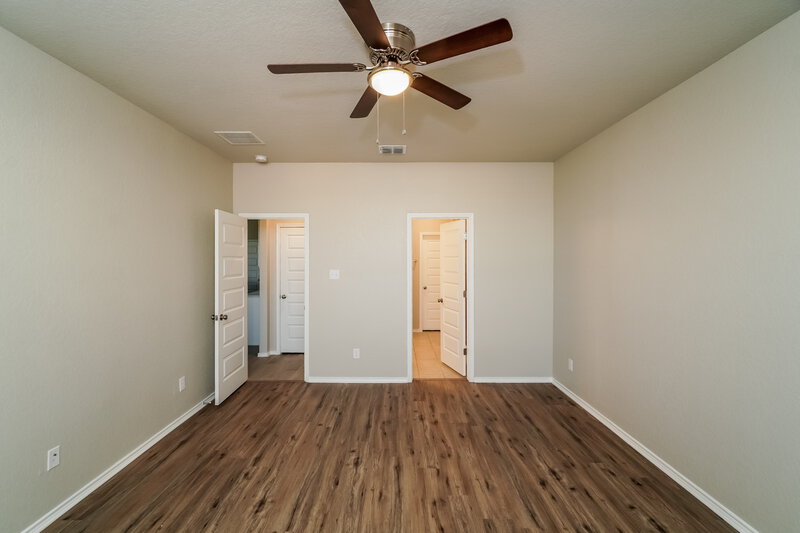 2,050/Mo, 2505 Hiddenbrooke Trce Seguin, TX 78155 Main Bedroom View