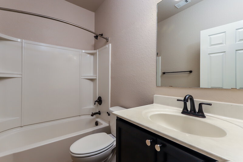 1,975/Mo, 659 Trinity Mdw San Antonio, TX 78260 Bathroom View