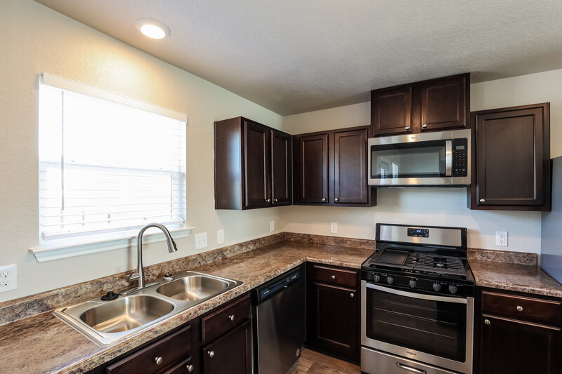 1,710/Mo, 4222 Toledo Mist San Antonio, TX 78222 Kitchen View 2