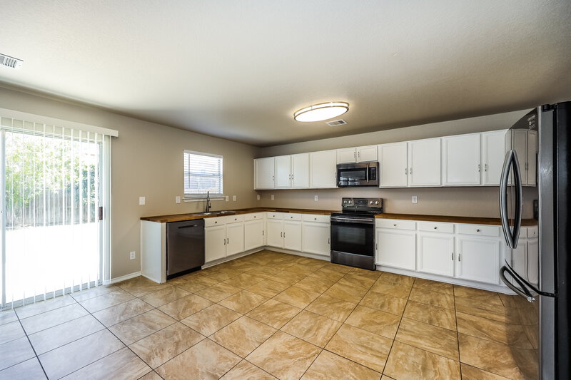 2,155/Mo, 13247 Sunset Rainbow San Antonio, TX 78245 Kitchen View 2