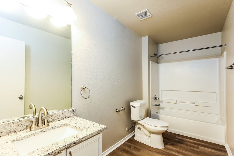 2,155/Mo, 13247 Sunset Rainbow San Antonio, TX 78245 Bathroom View