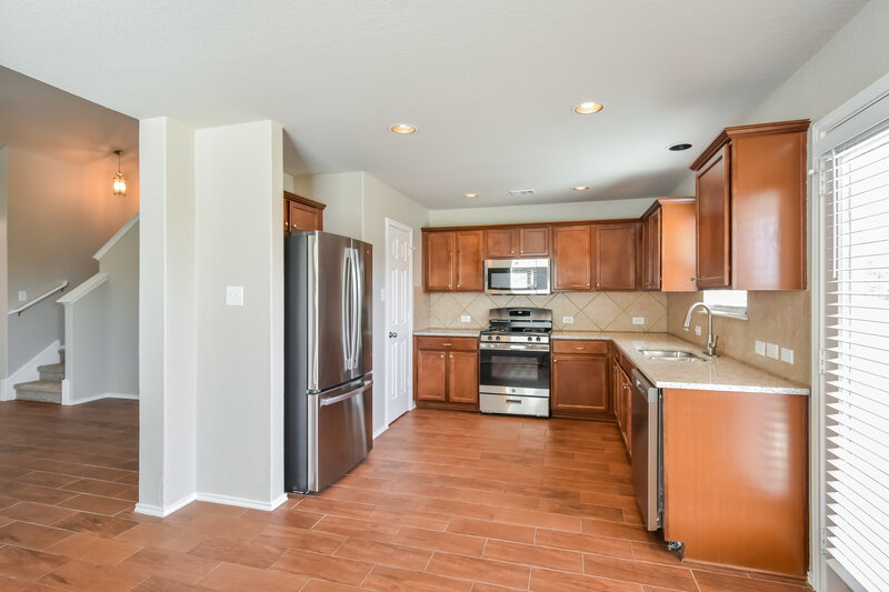 1,980/Mo, 247 Limestone Crk New Braunfels, TX 78130 Kitchen View