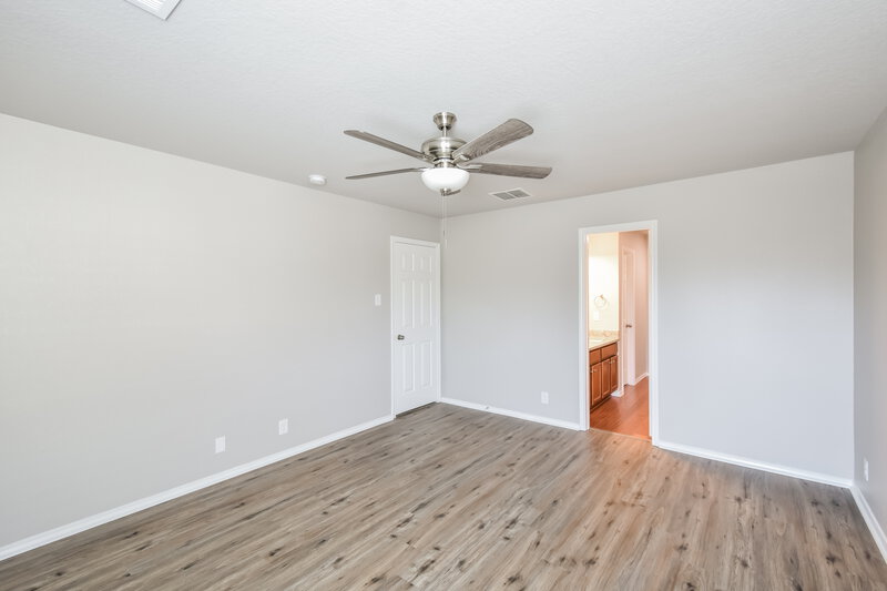1,980/Mo, 247 Limestone Crk New Braunfels, TX 78130 Main Bedroom View