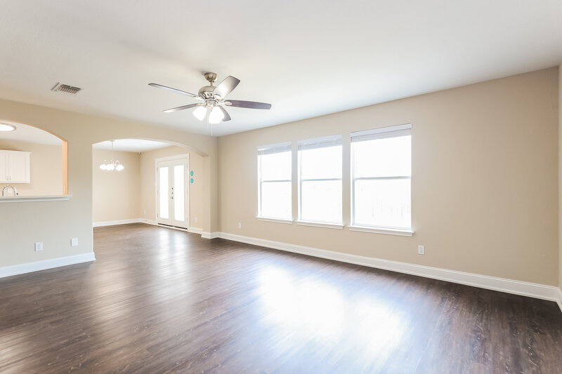2,085/Mo, 2214 Mobeetie Trl San Antonio, TX 78245 Living Room View 3