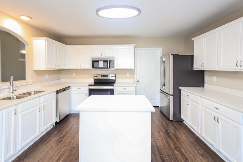 2,085/Mo, 2214 Mobeetie Trl San Antonio, TX 78245 Kitchen View