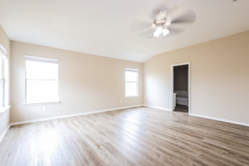 2,085/Mo, 2214 Mobeetie Trl San Antonio, TX 78245 Main Bedroom View