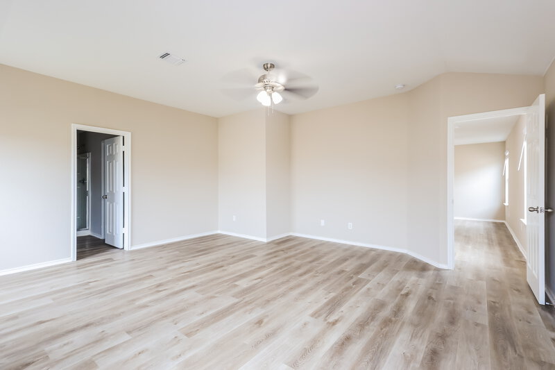 2,085/Mo, 2214 Mobeetie Trl San Antonio, TX 78245 Main Bedroom View 2