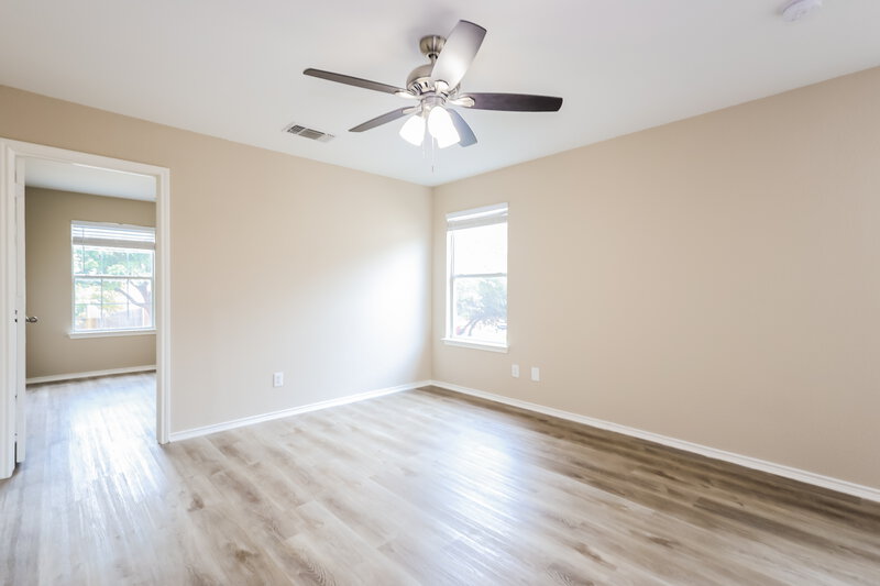 2,085/Mo, 2214 Mobeetie Trl San Antonio, TX 78245 Main Bedroom View 3