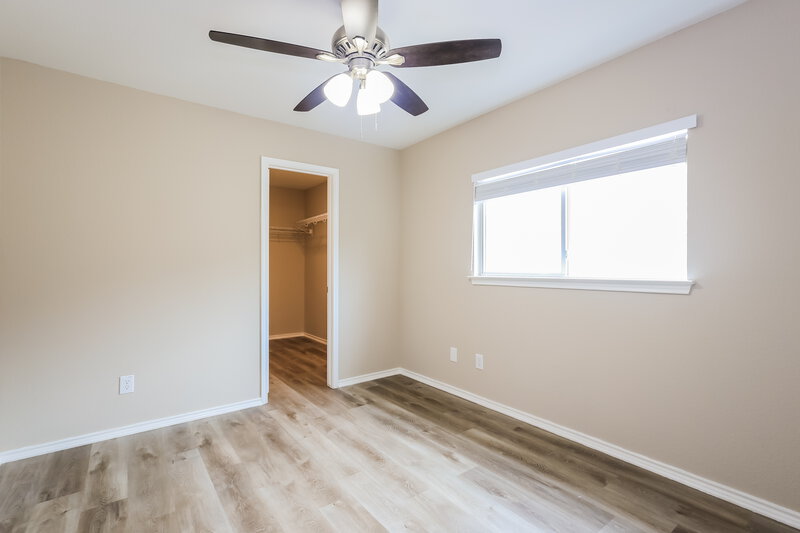 2,085/Mo, 2214 Mobeetie Trl San Antonio, TX 78245 Bedroom View