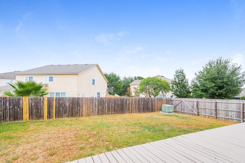 2,085/Mo, 2214 Mobeetie Trl San Antonio, TX 78245 Exterior View