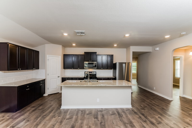 2,010/Mo, 9641 Holly Patch San Antonio, TX 78254 Kitchen View